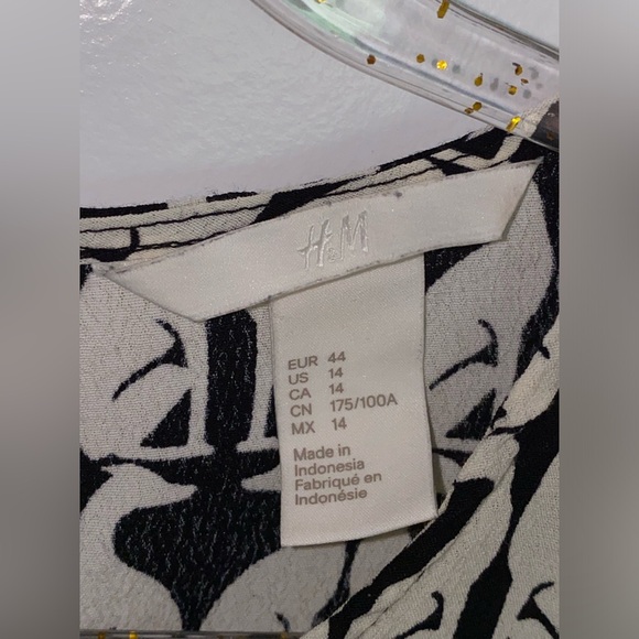 H & M Womens Black Cream Animal Printed Shirt Short Sleeve Top Shirt Size US 14 - Picture 3 of 11